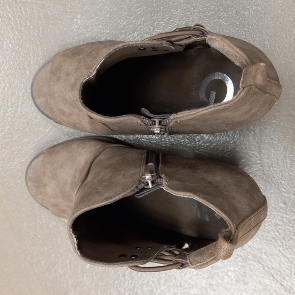 G by GUESS TAUPE COLORED, HEELED, OPEN TOED BOOTIES - Picture 8 of 9